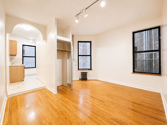 4th image of 3135 Broadway APT 6