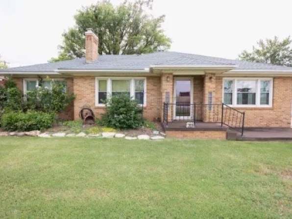 919 S Main St, Blackwell, OK 74631