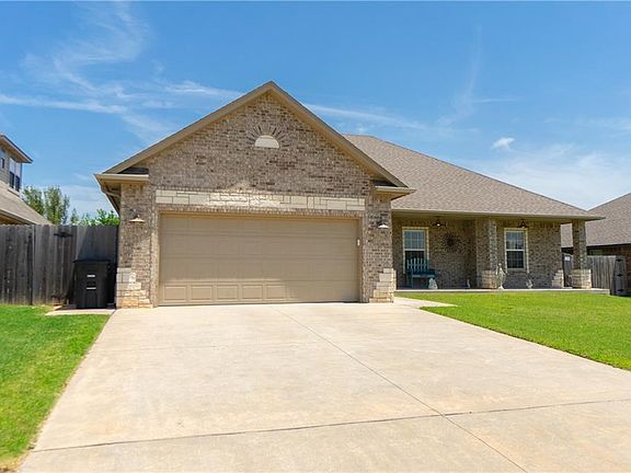 3rd image of 708 S Patterson Dr