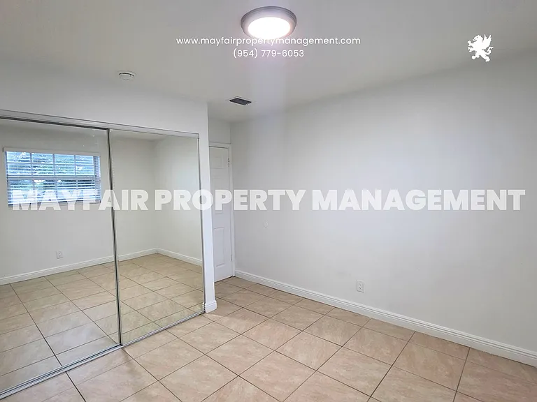 5621 SW 36th Ct #206 — Photo 5