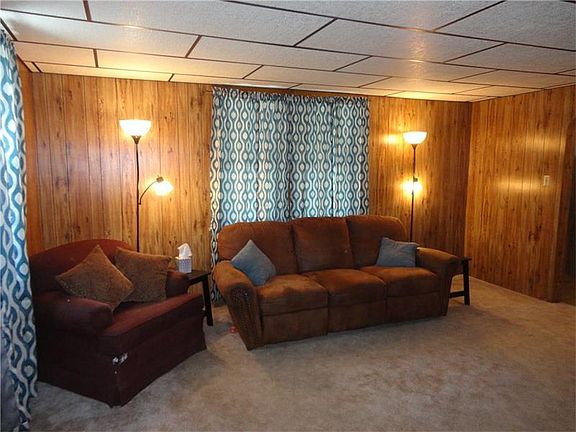 5th image of 129 Avenue E