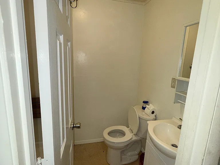 830 E River Rd #B — Photo 8