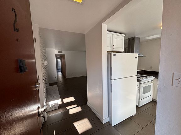 4th image of 2525 N St APT 2