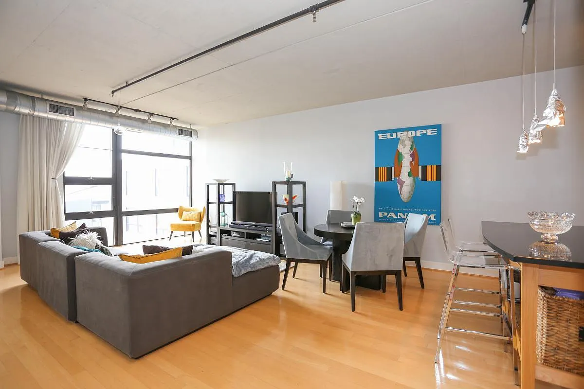 2 bed, 1076 sqft, $3,750 — Photo 2