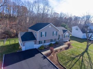 8 Cold Spring Ln, Newburgh, NY 12550