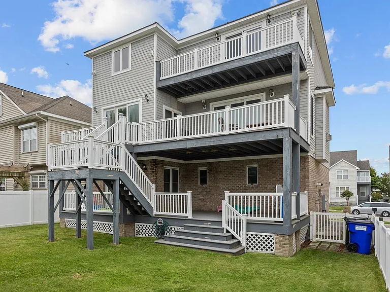 9620 Dolphin Run — Photo 47