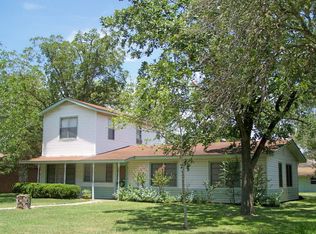 514 Lavaca St, Cuero, TX 77954