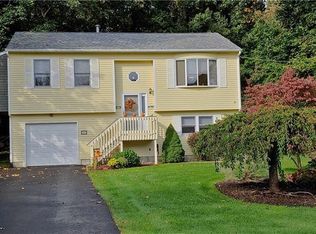 24 Nardolillo St, Johnston, RI 02919