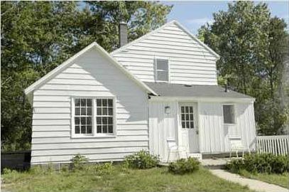 2nd image of 3574 Michigan St NE