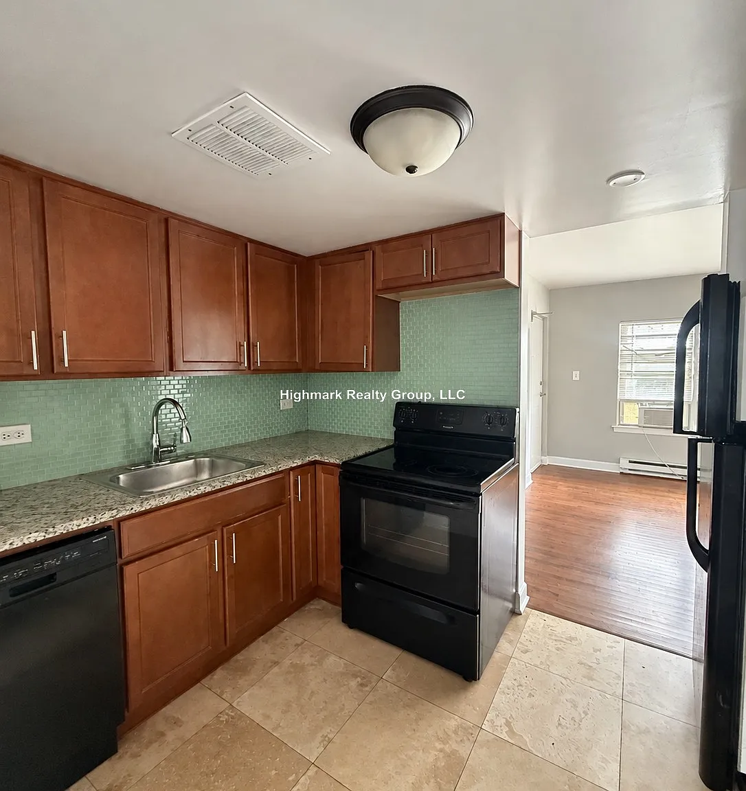 1 bed, 1.0 bath, $1,550 — Photo 2