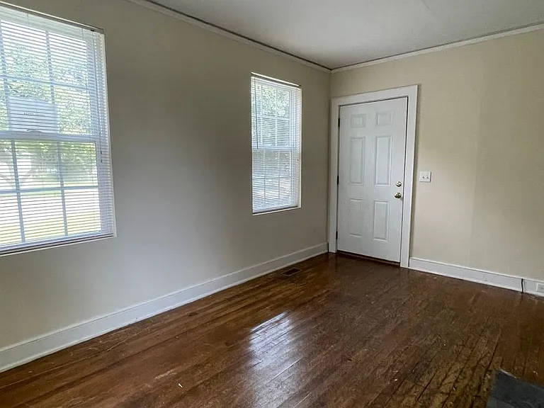 420 Virginia St — Photo 5