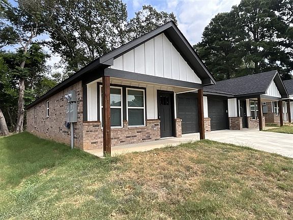 2nd image of 105 Chloe Dr
