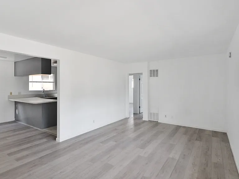20533 Vanowen St #2 — Photo 8