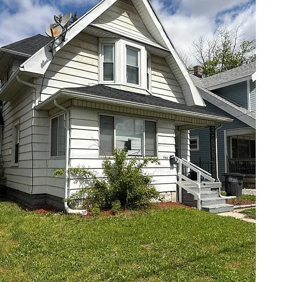 746 Spencer St — Photo 1