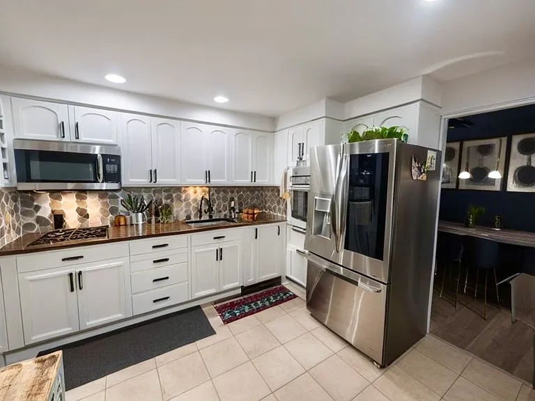 29 Waverly Dr W — Photo 1