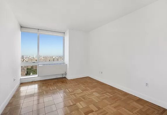 5th image of 215 E 96th St #29A