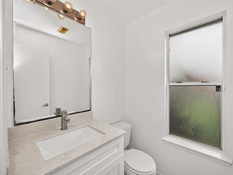 8202 Worthington Dr — Photo 20