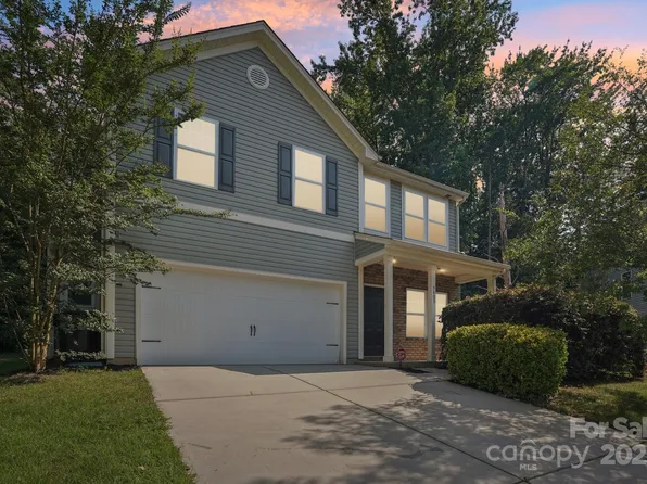 9403 Fernspray Rd, Charlotte, NC 28215
