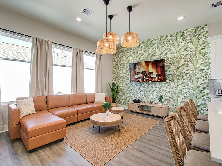 8320 Curry Rd — Photo 6