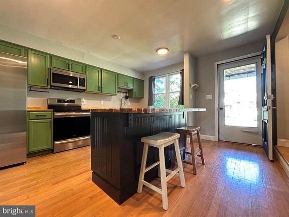 4th image of 257 Ridge Ave