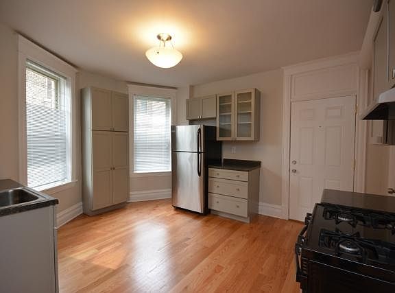 2nd image of 1718 N Honore St APT 1F