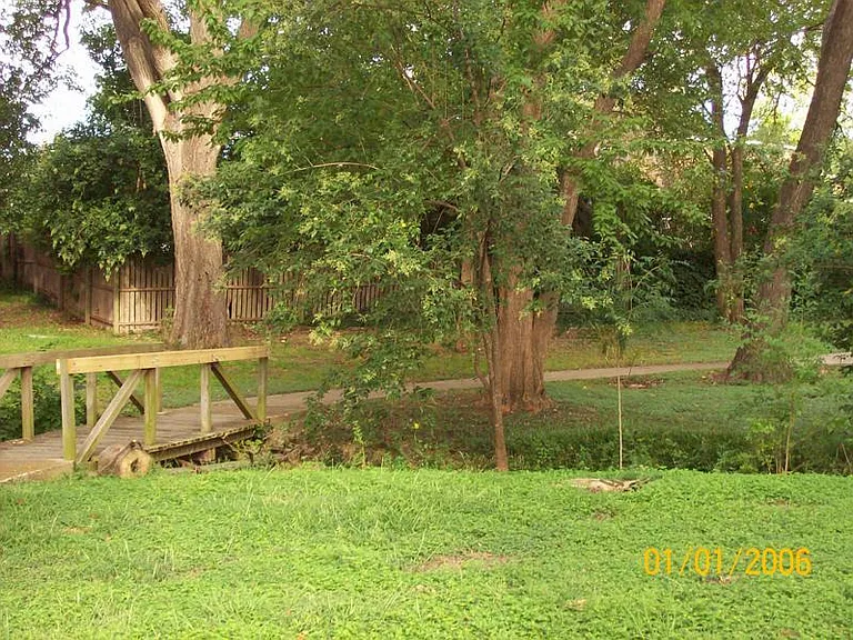 847 Middle Run Ct — Photo 48