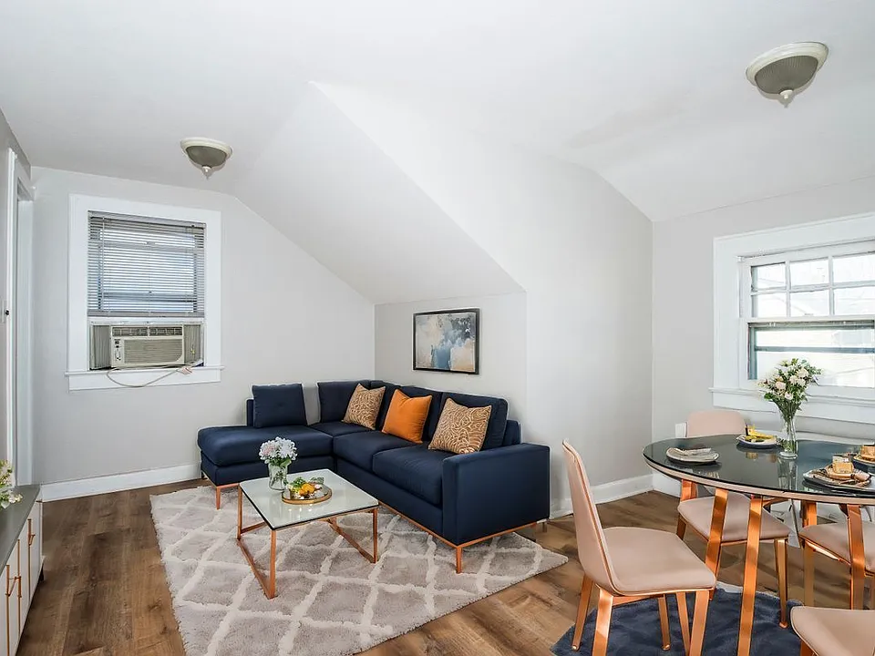 317 Myrtle Ave #2