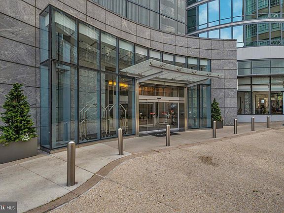 3rd image of 2101 Market St #-3705