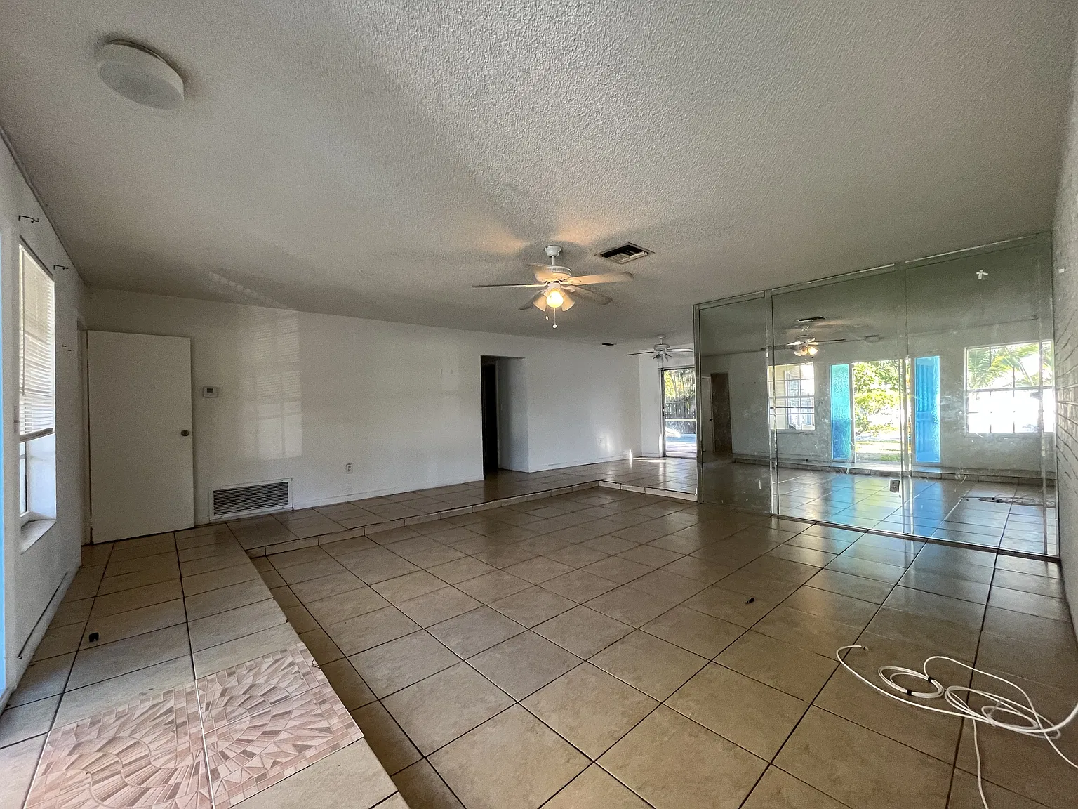 7000 NW 22nd St — Photo 4