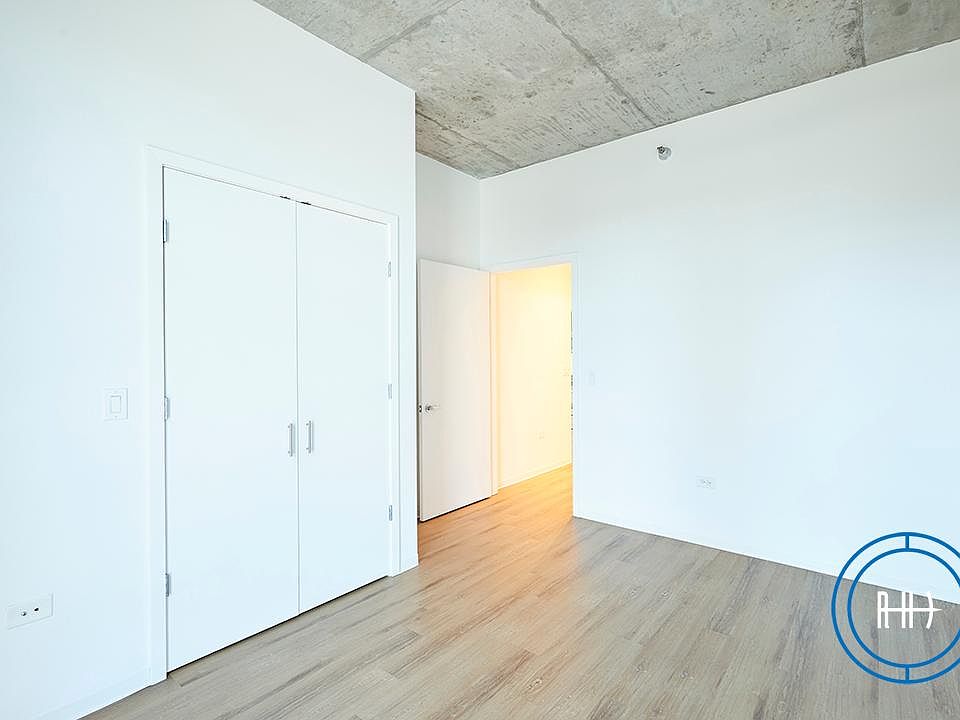 1st image of 1615 W Division St #507