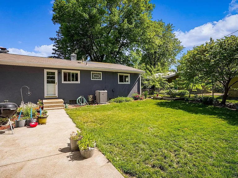 2695 Bristol Rd — Photo 45