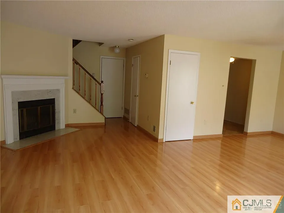 5 Pembrook Ave