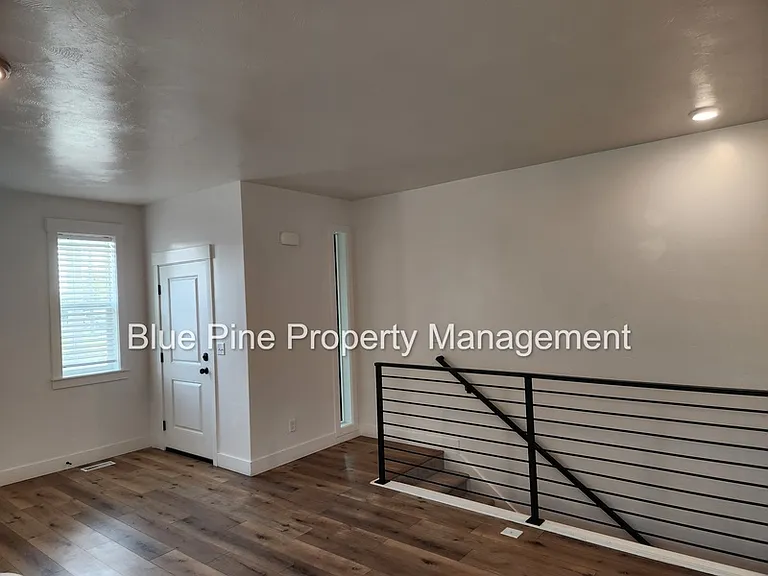 1664 S Higbee Ave — Photo 3