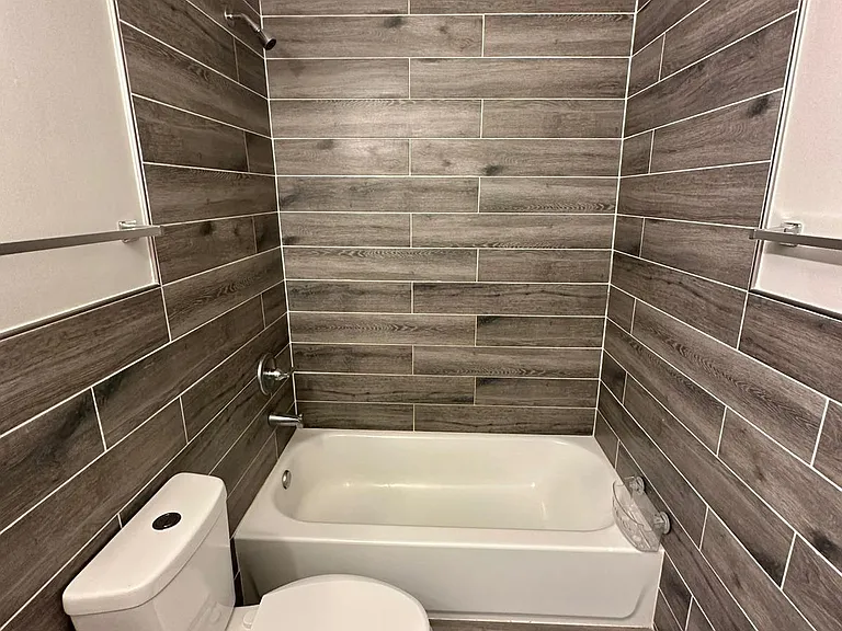 151 Howard Ave #2R — Photo 4