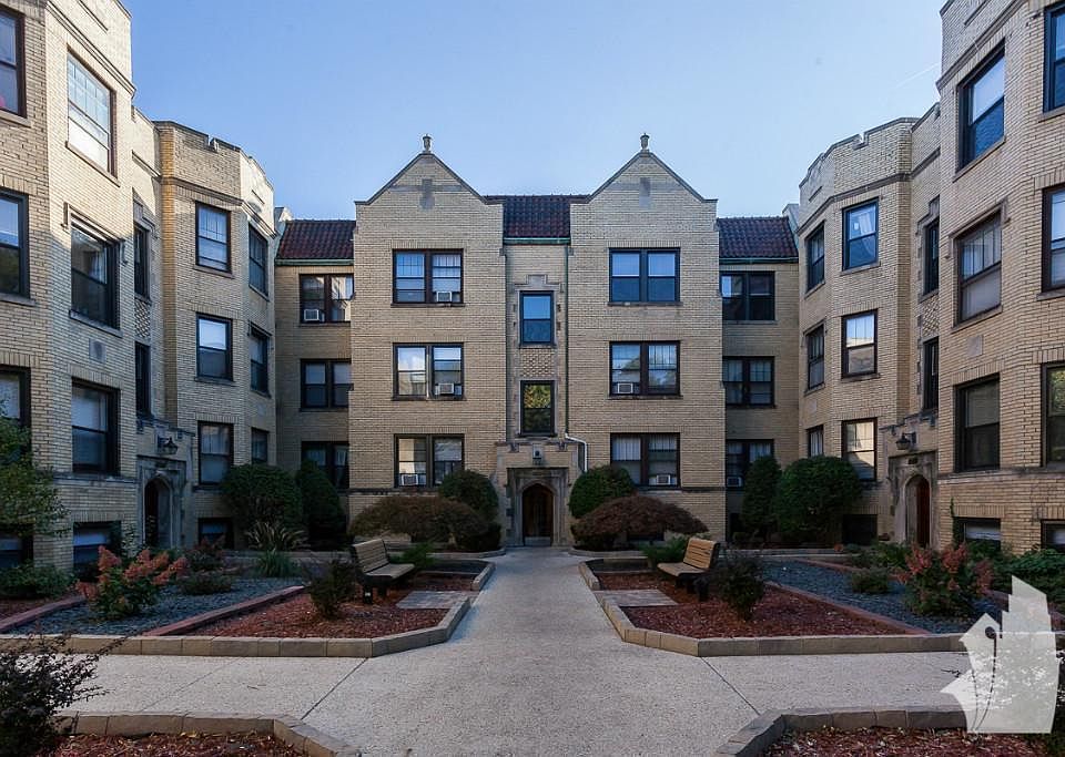1st image of 1115 W Oakdale Ave #A3a