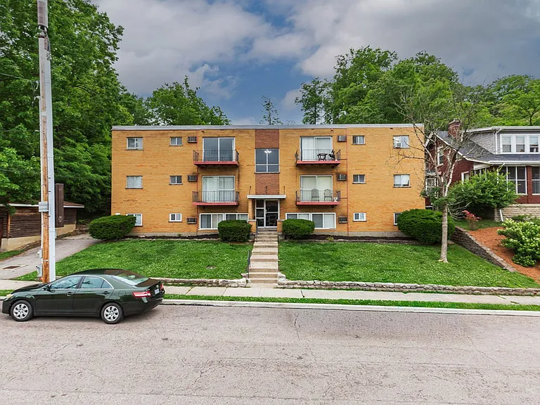 1590 Glen Parker Ave #8 — Photo 1