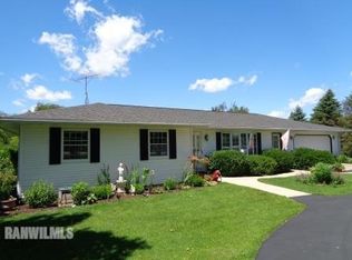 9650 W Buckhill Rd, Galena, IL 61036