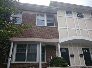 642 Hammond St, Brookline, MA 02467