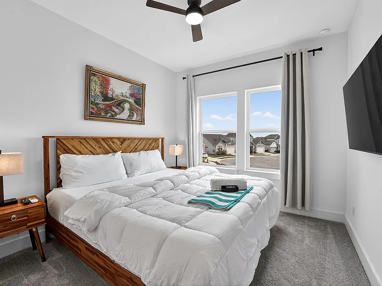 Torrita Dr — Photo 23