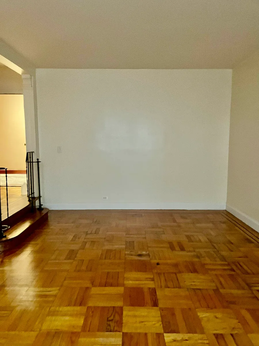Building Photo - 60 Seaman Ave #1H