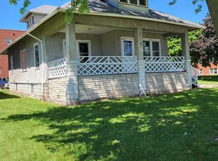 744 River Dr, Bettendorf, IA 52722
