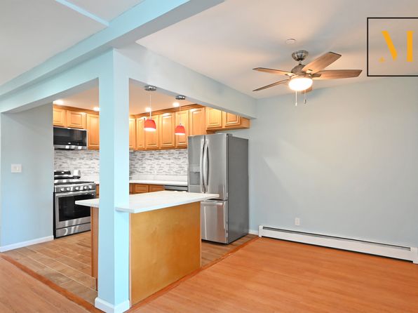 25-08 Ditmars Blvd #4