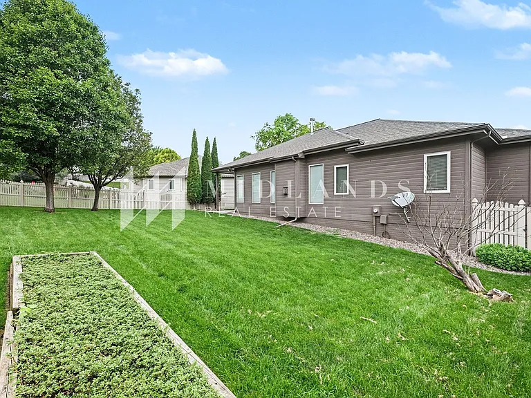 10307 Florence Cir — Photo 16