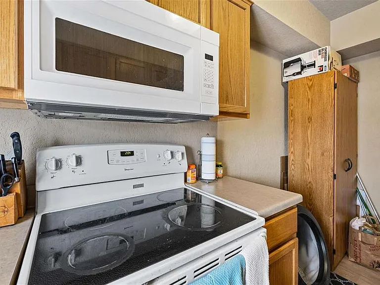 400 Grandview Ct #413 — Photo 8