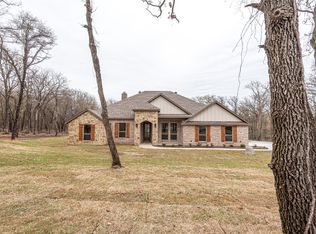 200 Red Top Rd, Poolville, TX 76487