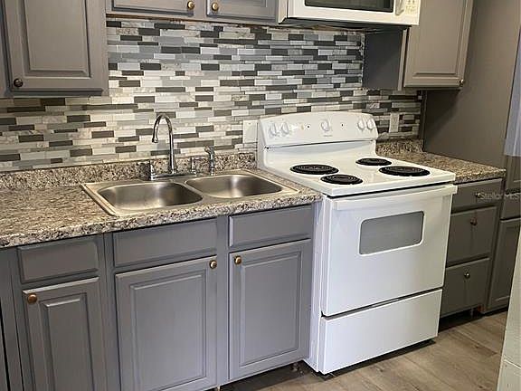 5th image of 915 W Oak Ridge Rd APT B