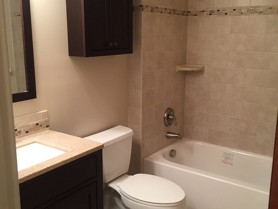 1st image of 85 Greenwich Dr APT 1