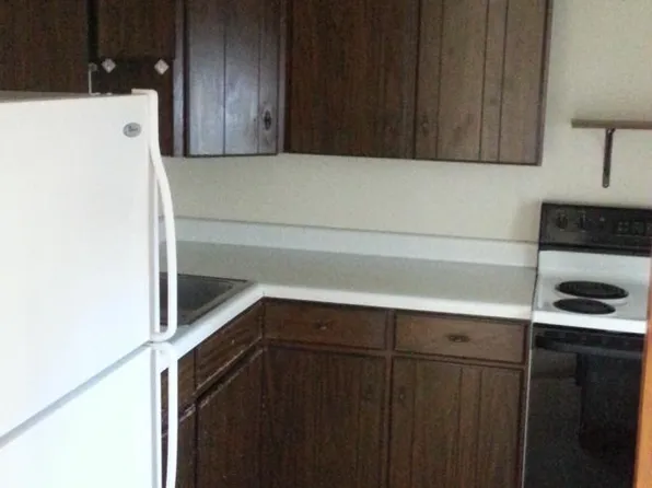 108 Apsley St APT 5, Hudson, MA 01749