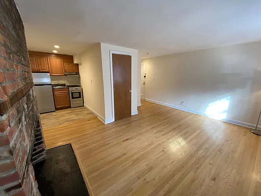 Rented by Compass | media 10