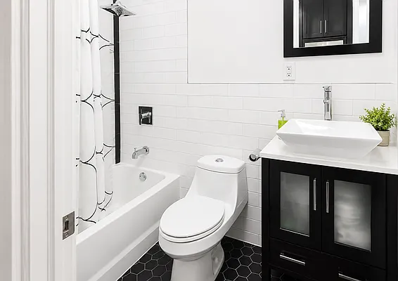 Bathroom, photo 1